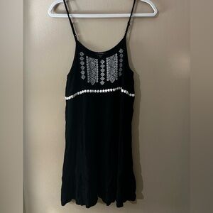 Timing Women’s Black Embroidered Spaghetti Strap Tank Top Size M